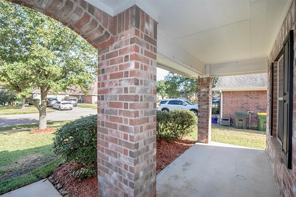 5008 Blanco Drive Pearland, TX 77584