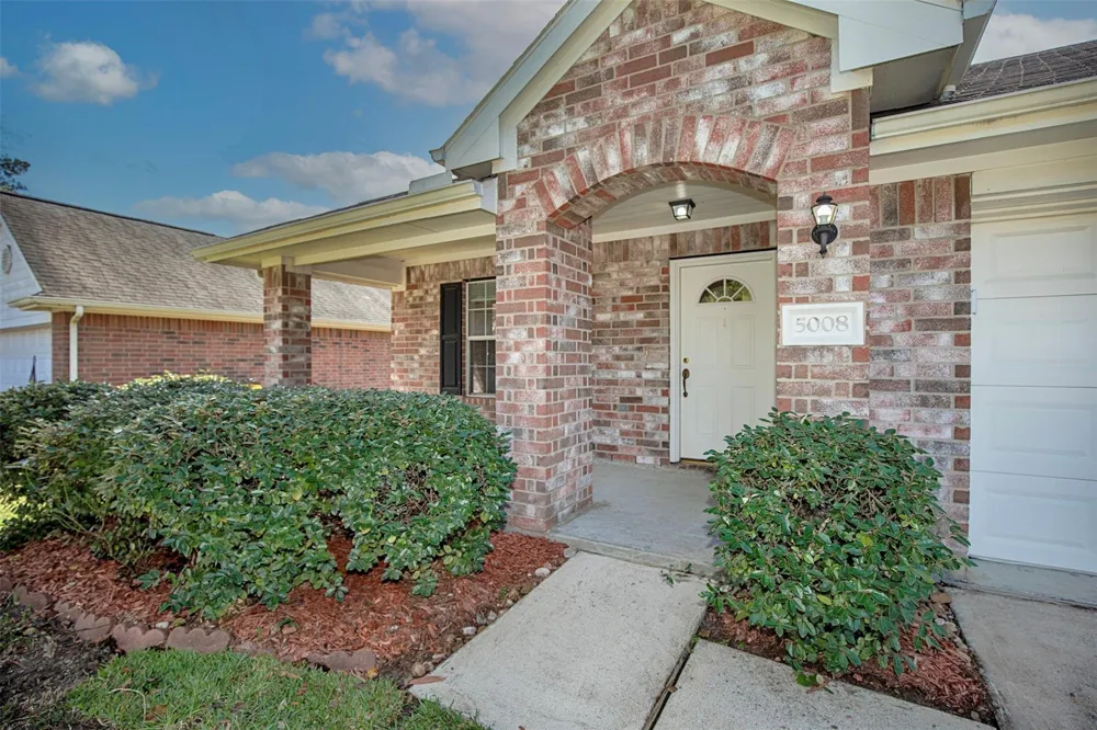 5008 Blanco Drive Pearland, TX 77584