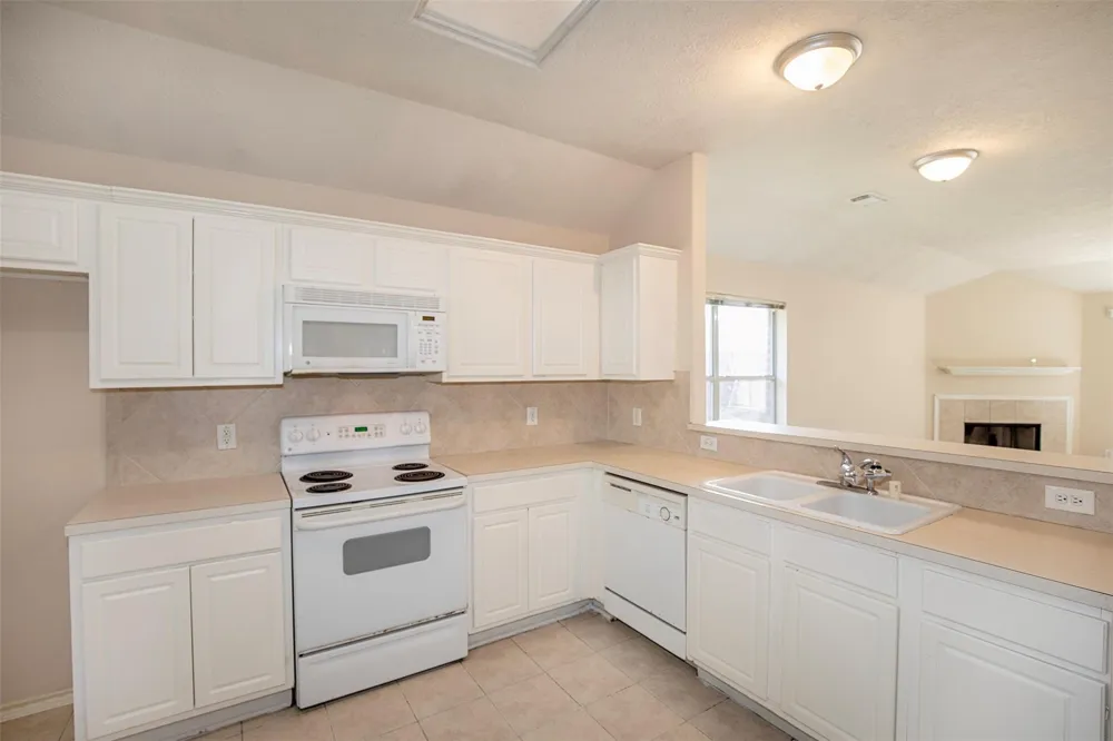 5008 Blanco Drive Pearland, TX 77584