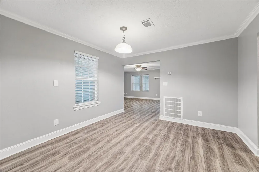 601 W Cleveland Street Baytown, TX 77520