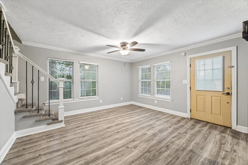 601 W Cleveland Street Baytown, TX 77520