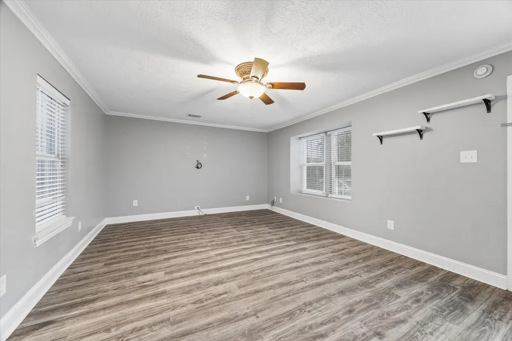601 W Cleveland Street Baytown, TX 77520