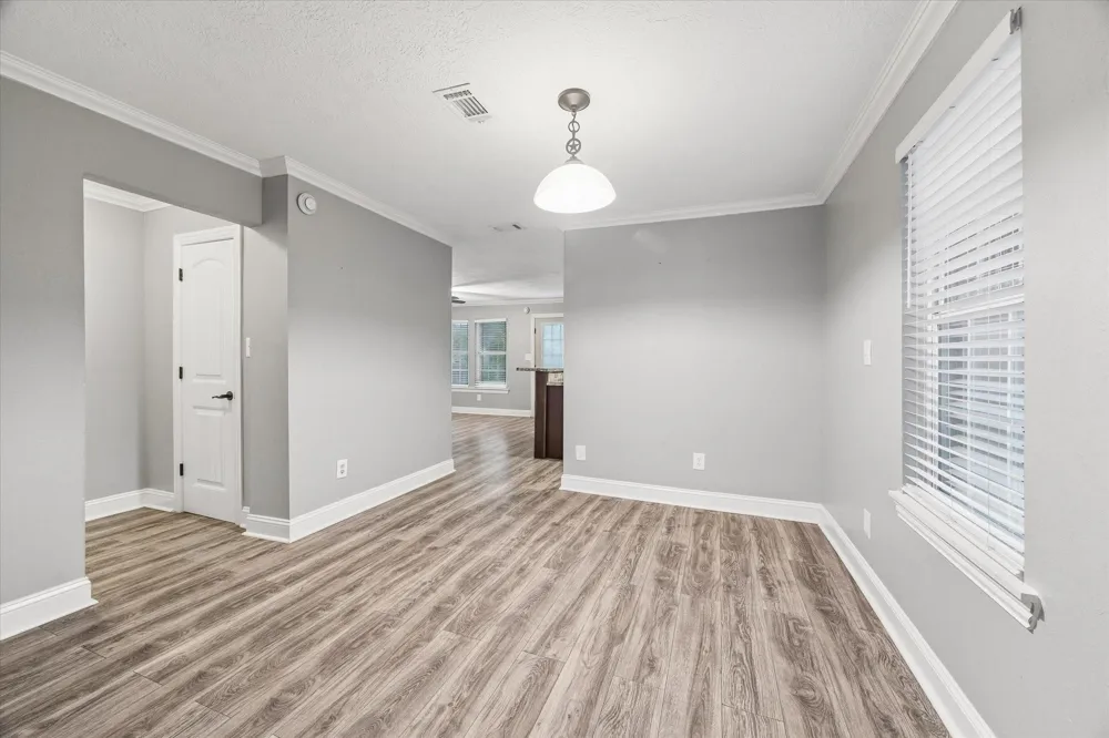 601 W Cleveland Street Baytown, TX 77520