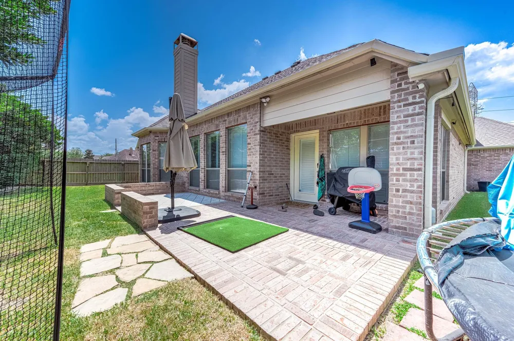 2313 Lilac Breeze Lane Pearland, TX 77584