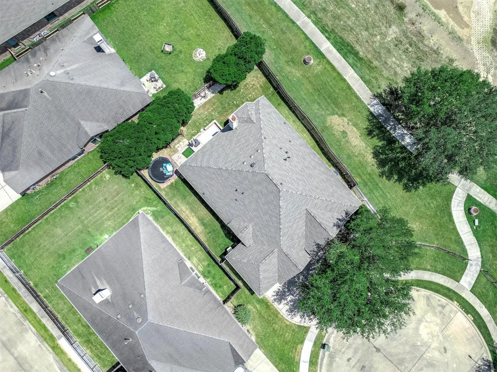 2313 Lilac Breeze Lane Pearland, TX 77584