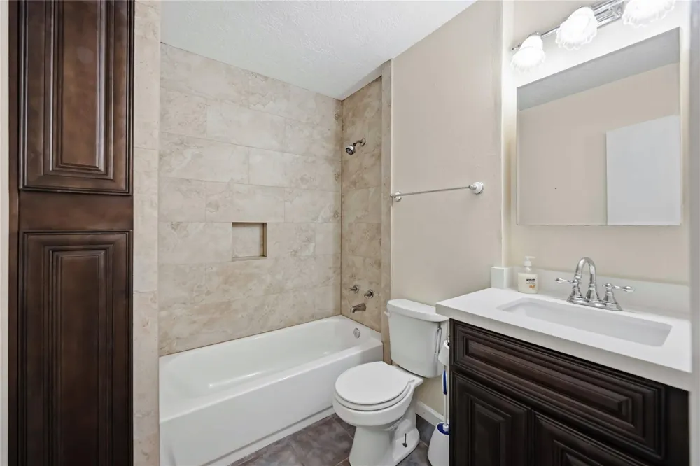 2506 Halbert Drive Pearland, TX 77581