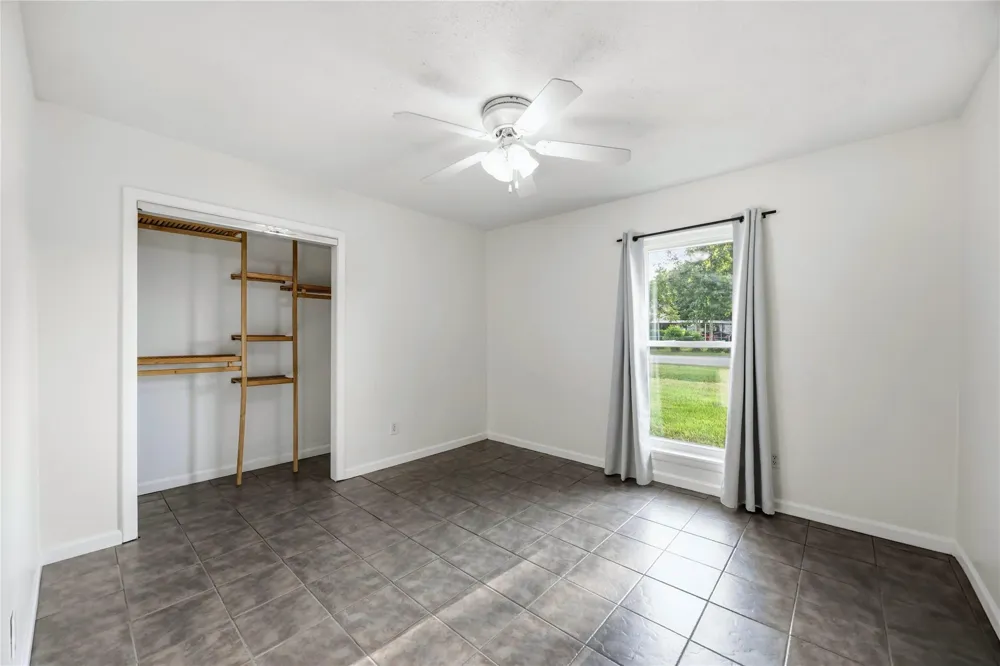 2506 Halbert Drive Pearland, TX 77581