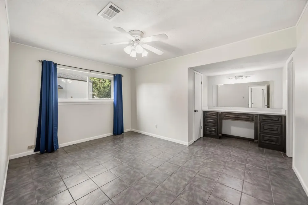 2506 Halbert Drive Pearland, TX 77581