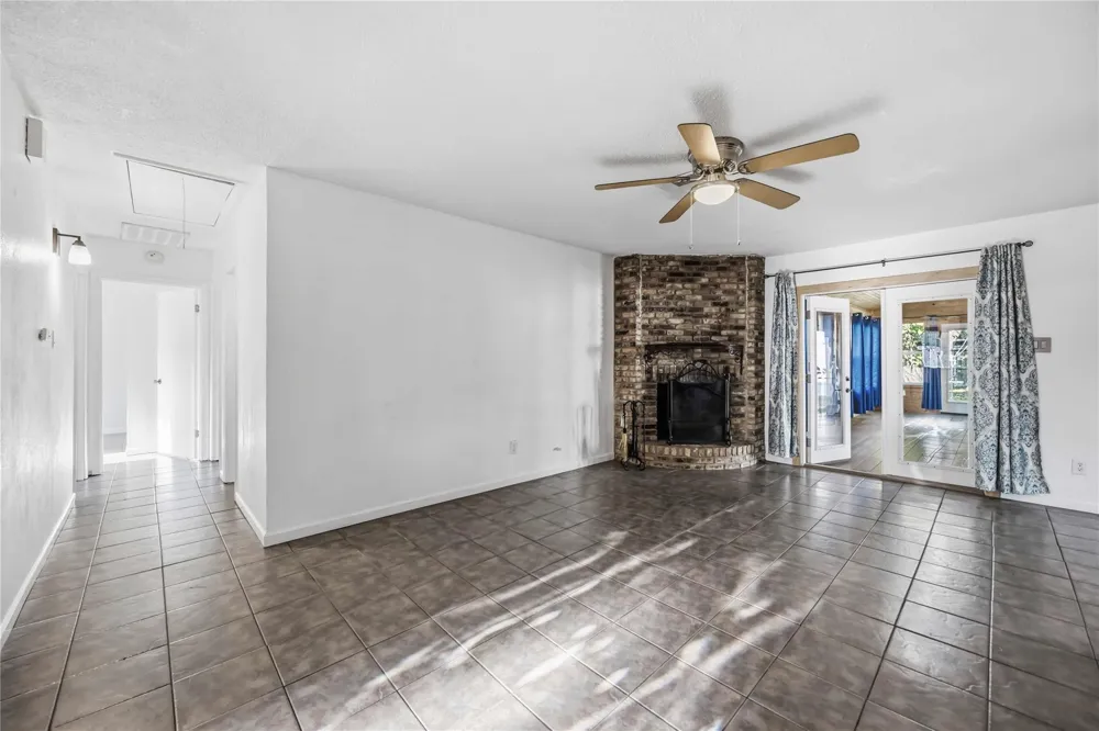 2506 Halbert Drive Pearland, TX 77581