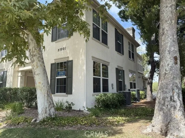 27021 Channel Lane #19 Valencia, CA 91355