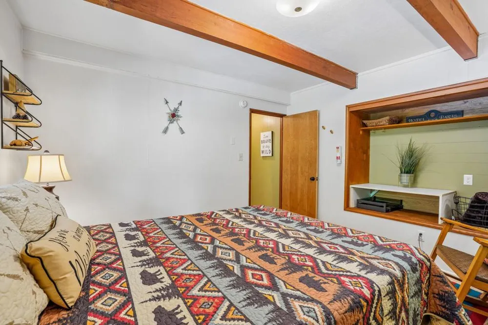 54700 S Circle Drive Idyllwild, CA 92549