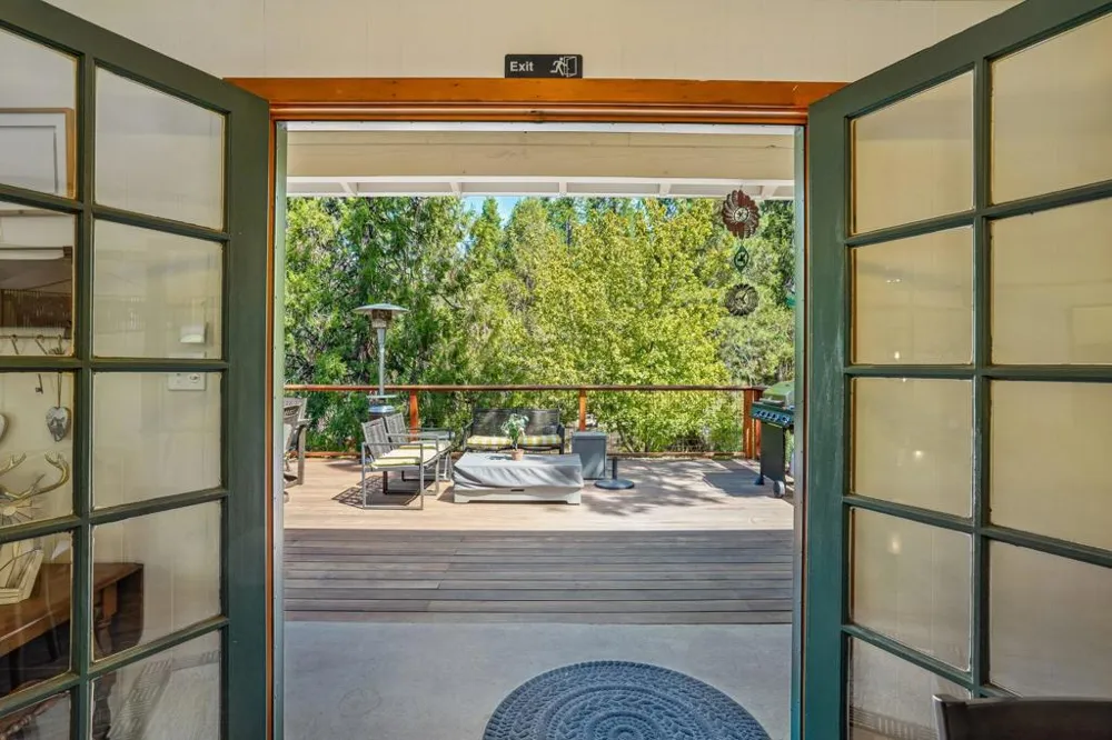 54700 S Circle Drive Idyllwild, CA 92549