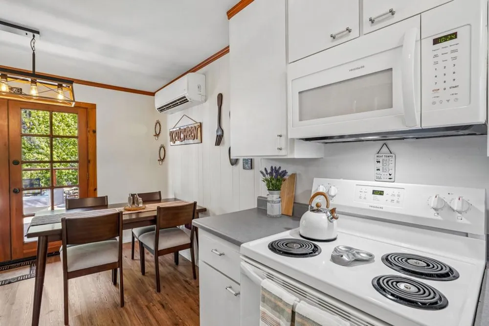 54700 S Circle Drive Idyllwild, CA 92549