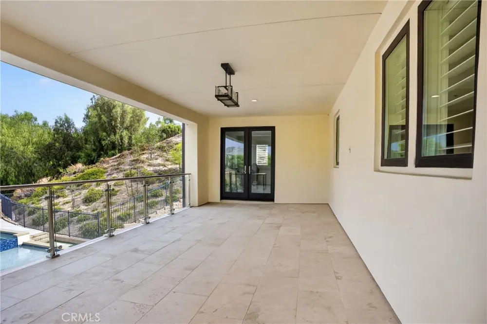 19865 Split Oak Los Angeles, CA 91311