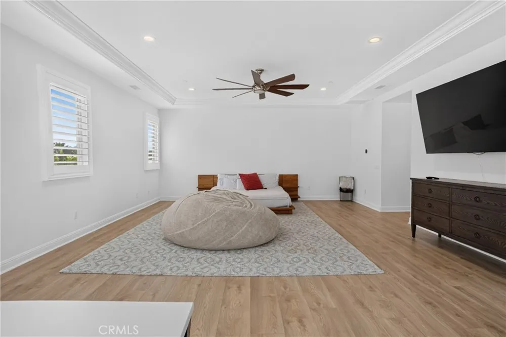 19865 Split Oak Los Angeles, CA 91311