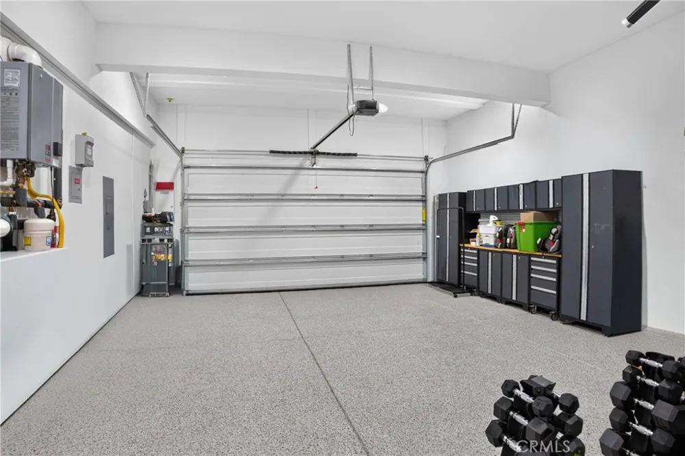19865 Split Oak Los Angeles, CA 91311