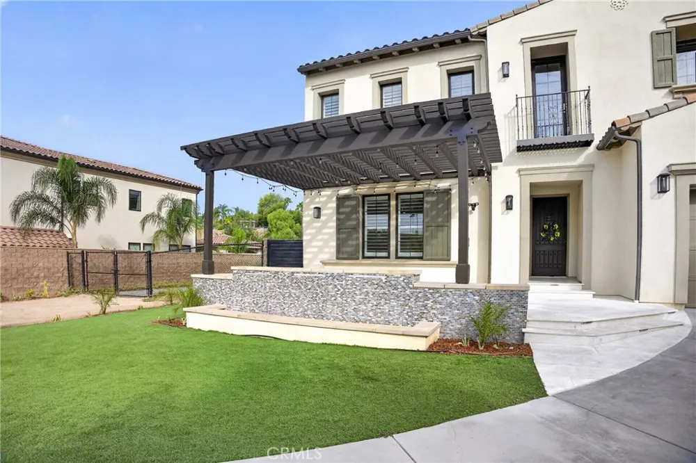 19865 Split Oak Los Angeles, CA 91311