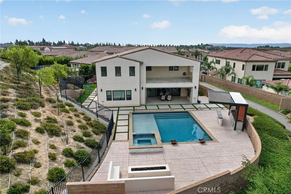 19865 Split Oak Los Angeles, CA 91311