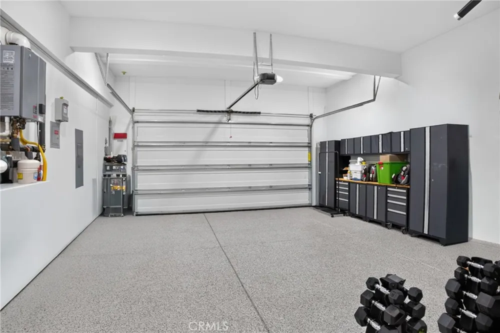 19865 Split Oak Los Angeles, CA 91311