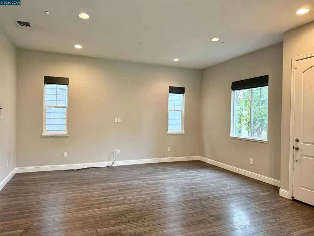 64 Persimmon Walk Orinda, CA 94563