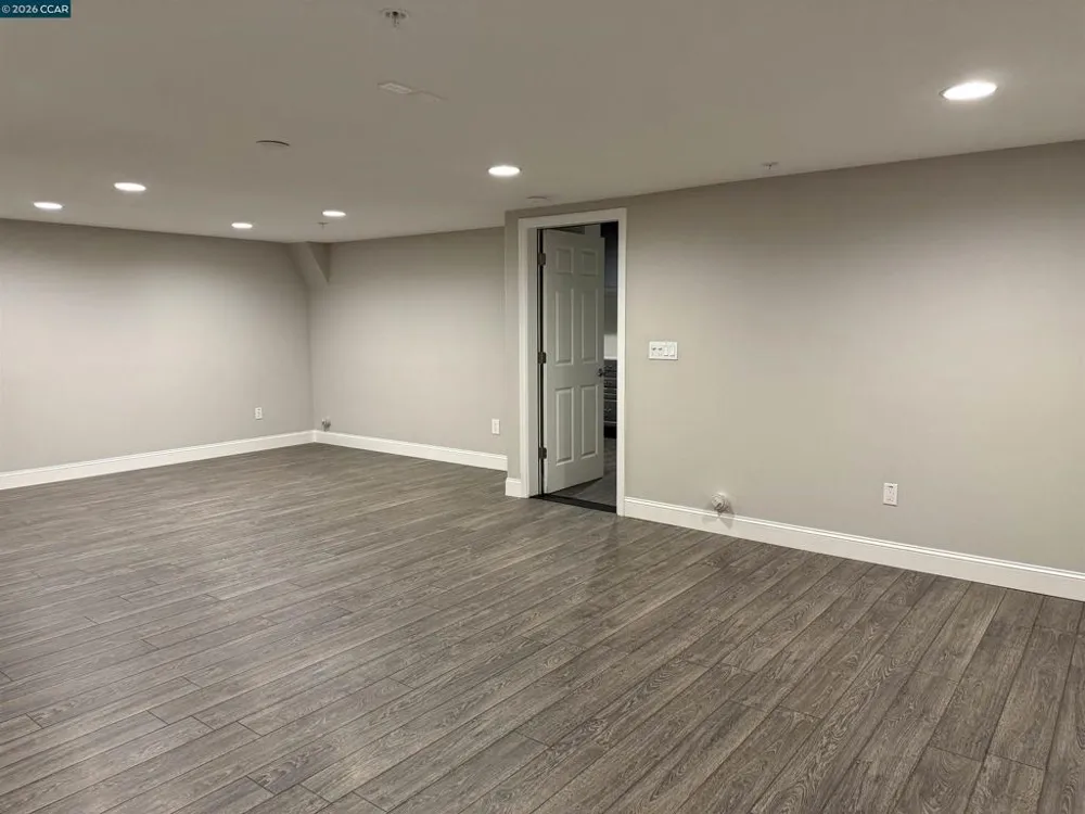 64 Persimmon Walk Orinda, CA 94563