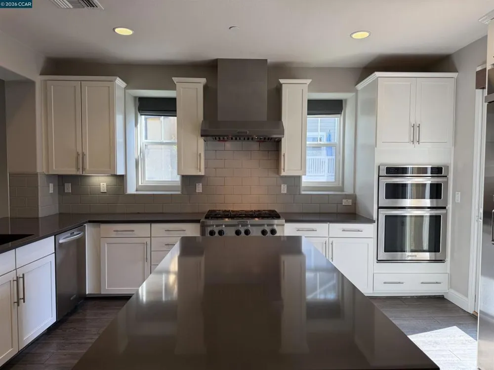 64 Persimmon Walk Orinda, CA 94563