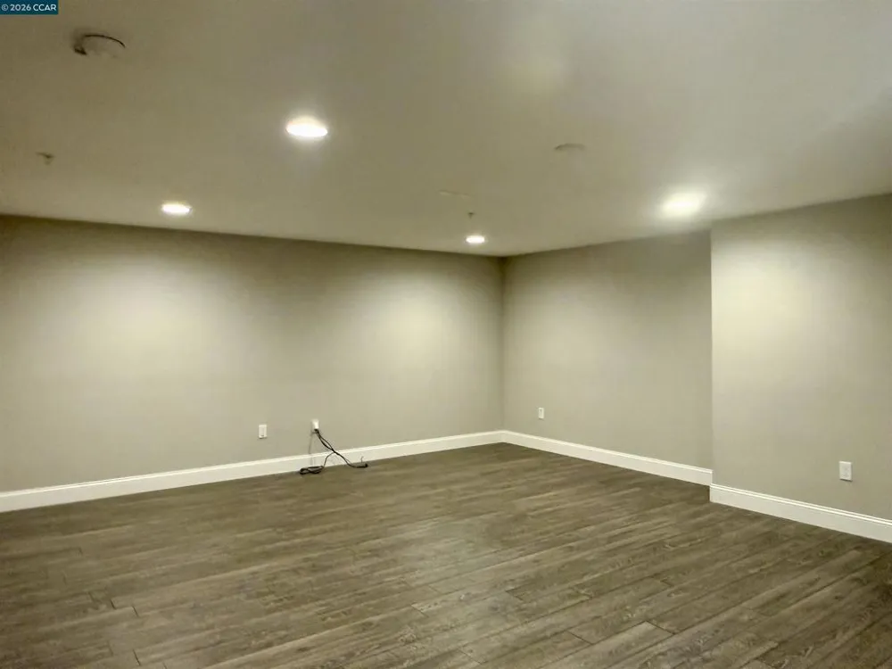 64 Persimmon Walk Orinda, CA 94563