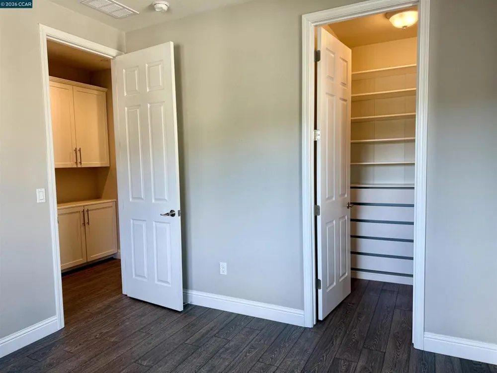 64 Persimmon Walk Orinda, CA 94563