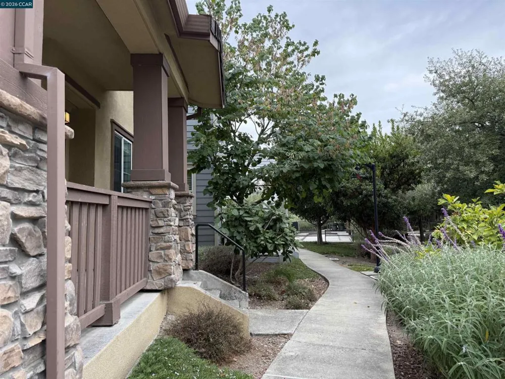 64 Persimmon Walk Orinda, CA 94563