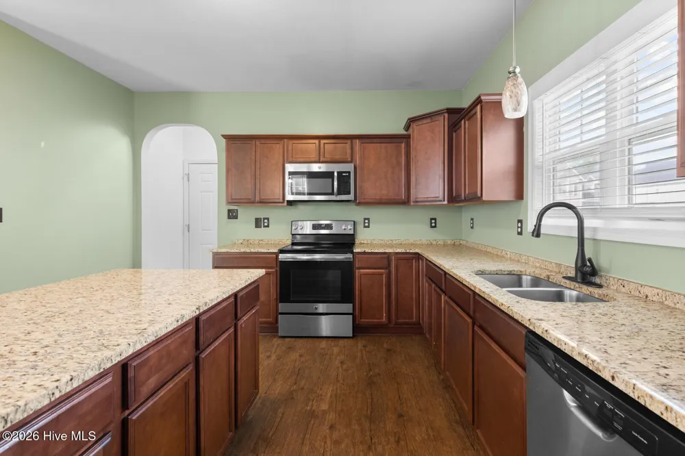 833 Tuscarora Trail Jacksonville, NC 28546