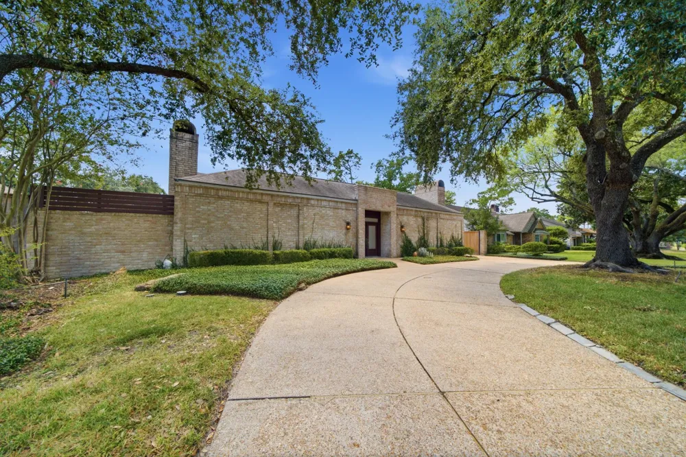 10103 Briar Forest Drive Houston, TX 77042