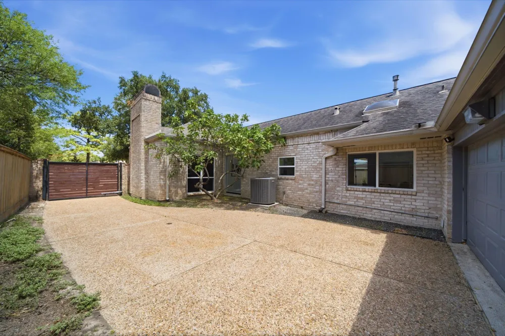 10103 Briar Forest Drive Houston, TX 77042