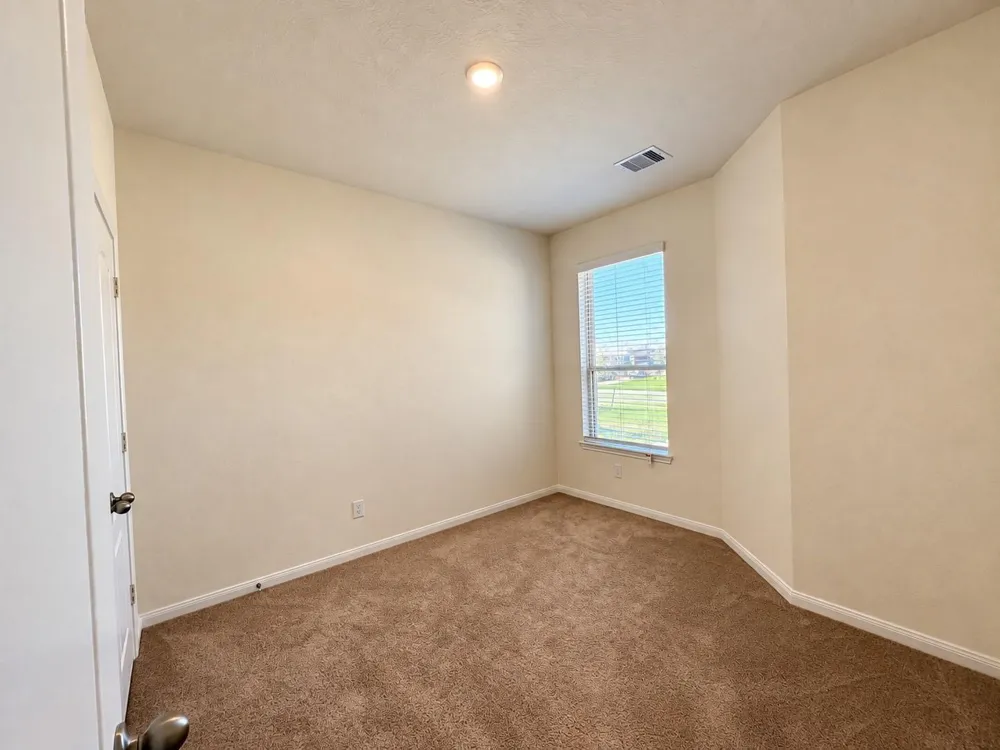 2839 Icarus Drive Fresno, TX 77545