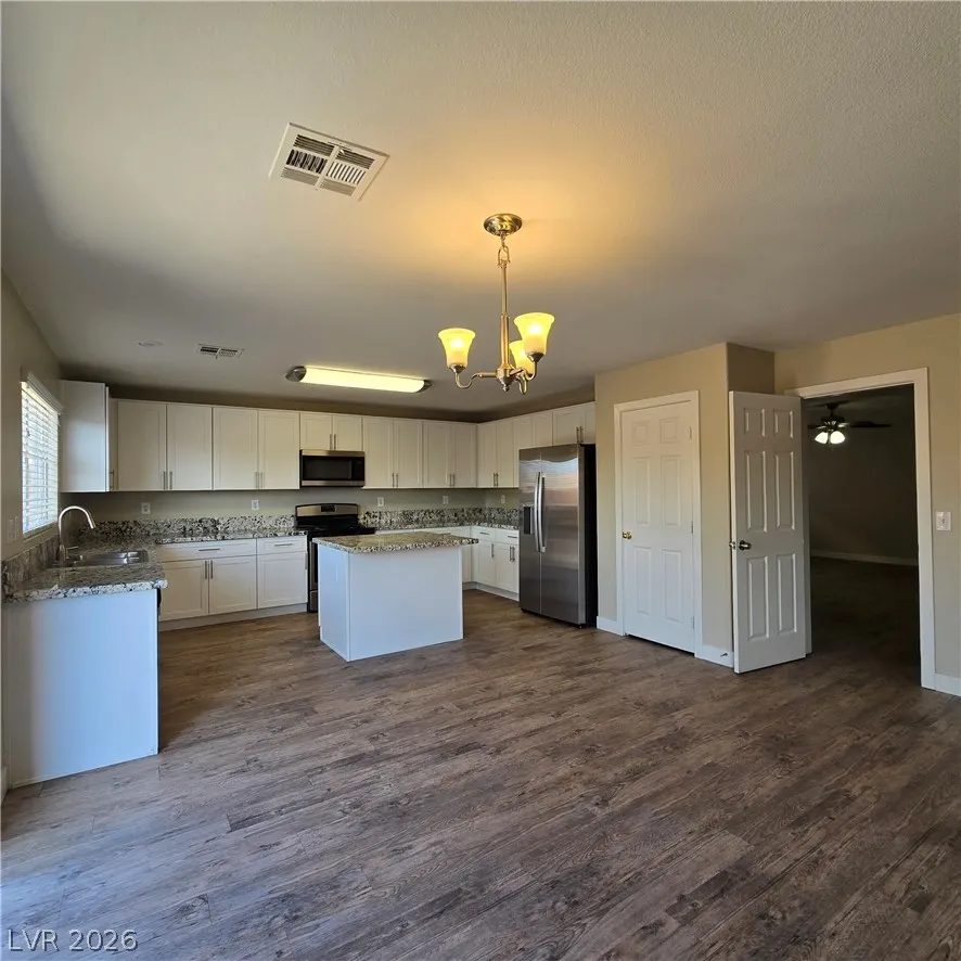 2506 Paradise Isle Avenue North Las Vegas, NV 89031