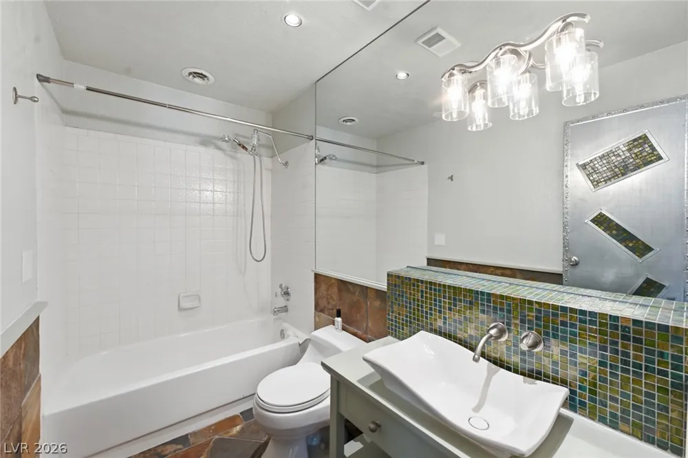440 Elm Drive #204 Las Vegas, NV 89169