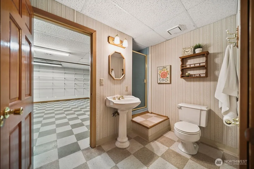 9073 Kaija Lane NW Seabeck, WA 98380