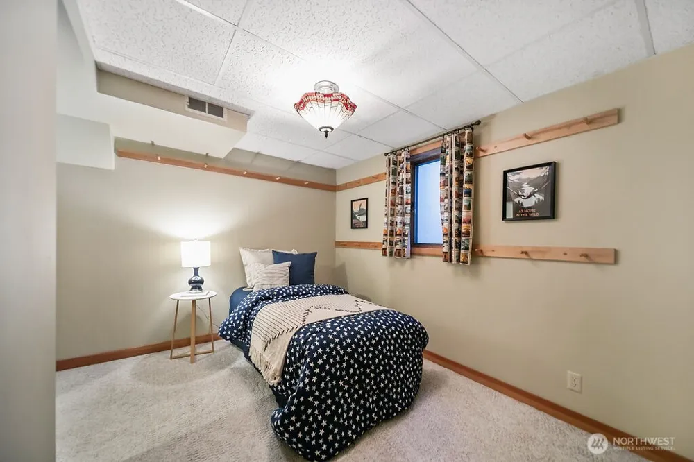 9073 Kaija Lane NW Seabeck, WA 98380