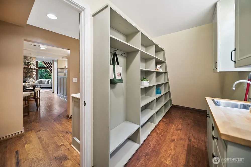 9073 Kaija Lane NW Seabeck, WA 98380