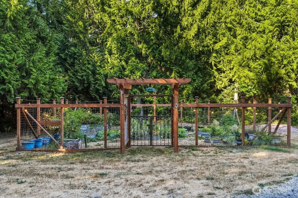 9073 Kaija Lane NW Seabeck, WA 98380