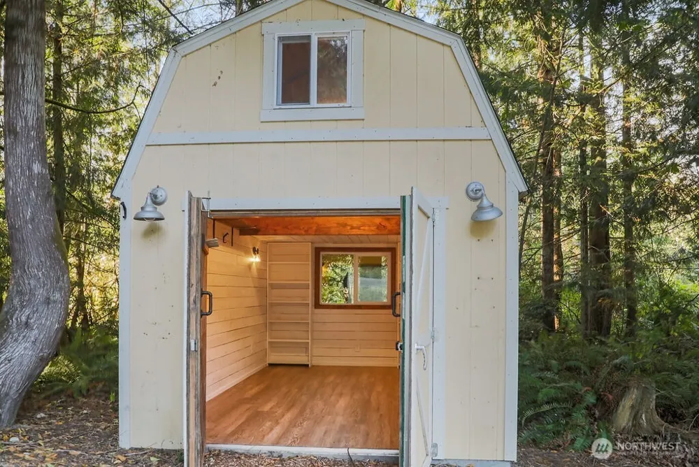 9073 Kaija Lane NW Seabeck, WA 98380