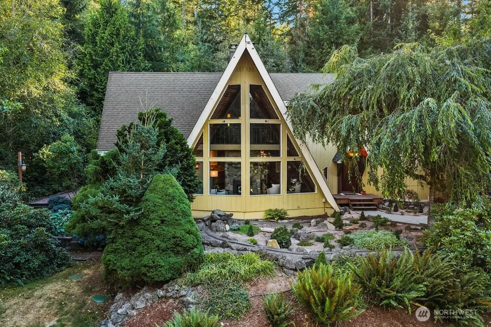 9073 Kaija Lane NW Seabeck, WA 98380