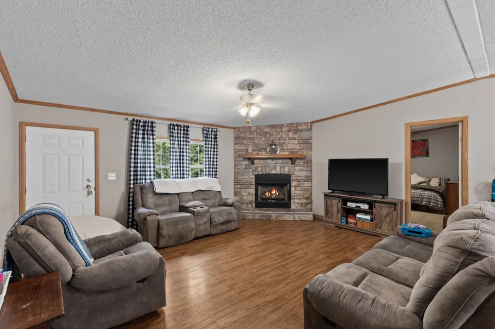 1320 Old Clarksville Pike Pleasant View, TN 37146