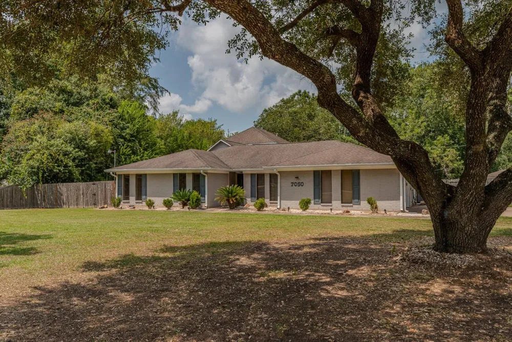 7050 Guess Road Beaumont, TX 77708