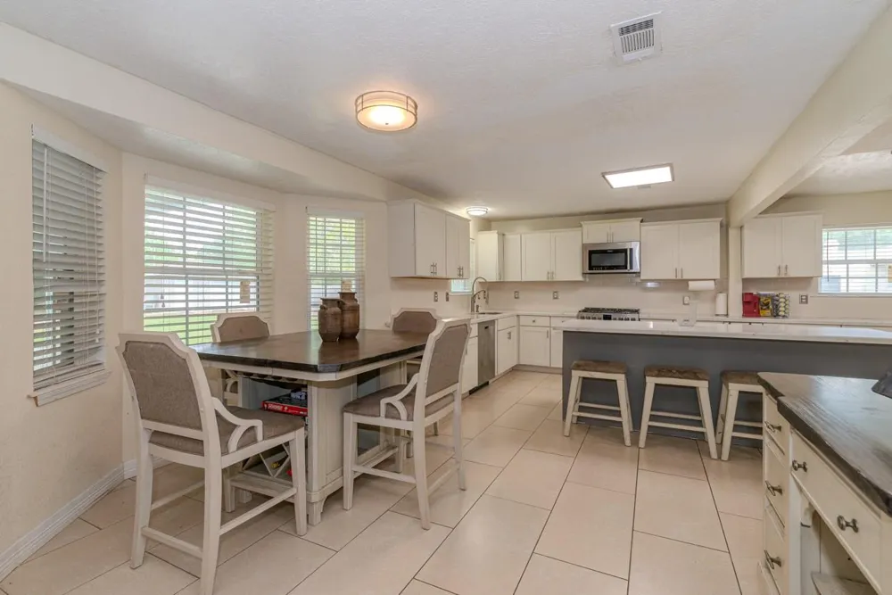 7050 Guess Road Beaumont, TX 77708