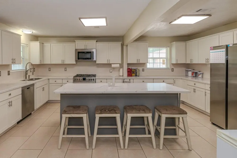 7050 Guess Road Beaumont, TX 77708