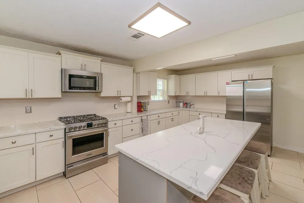 7050 Guess Road Beaumont, TX 77708