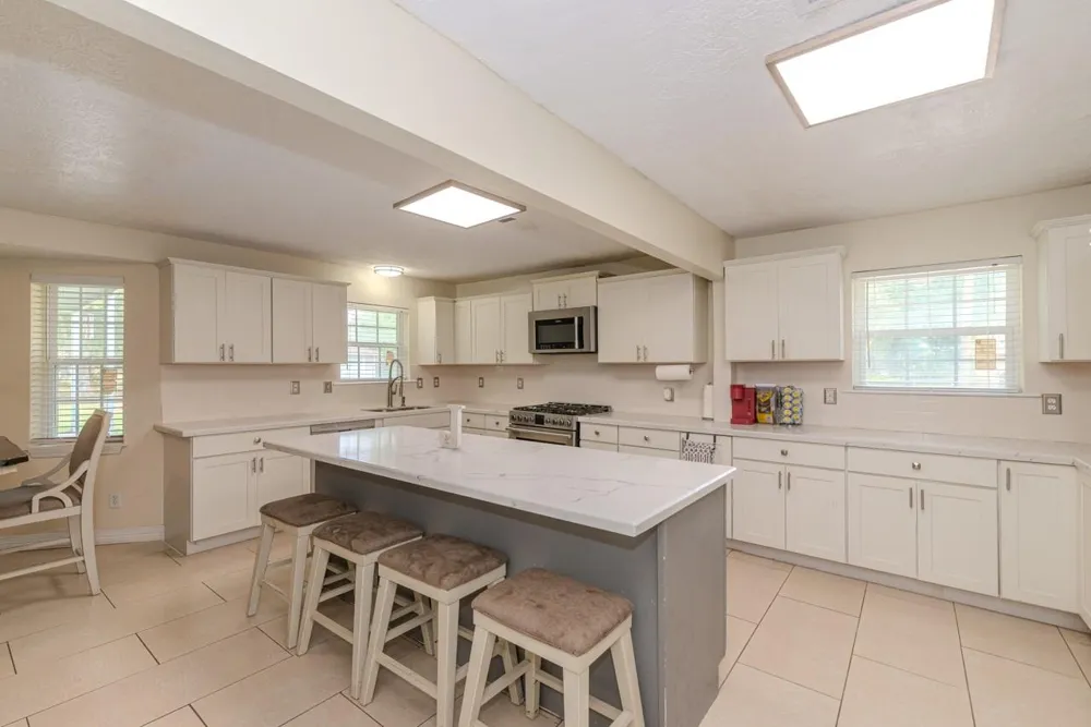 7050 Guess Road Beaumont, TX 77708