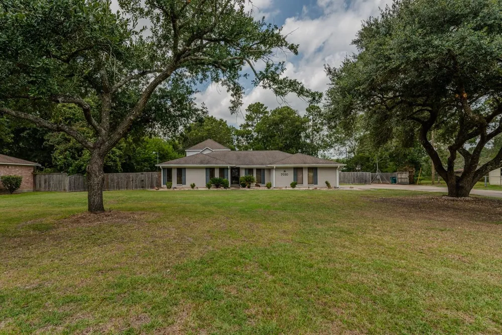 7050 Guess Road Beaumont, TX 77708