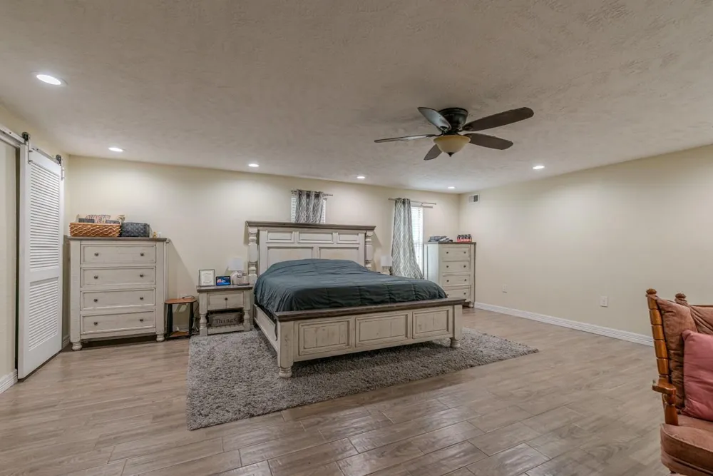 7050 Guess Road Beaumont, TX 77708