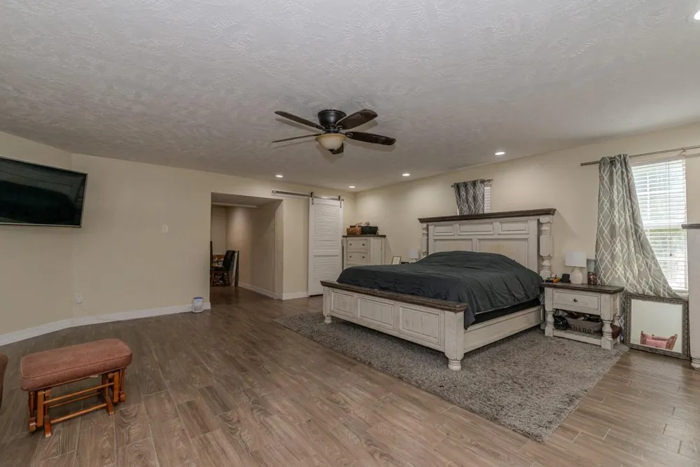 7050 Guess Road Beaumont, TX 77708